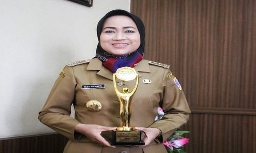 Idza Priyanti, Mantan Dirut Perusahaan Transportasi Tegal yang Kini Jadi Bupati Brebes