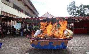 Sembahyang King Hoo Ping, Menghormati Leluhur dengan Sederhana