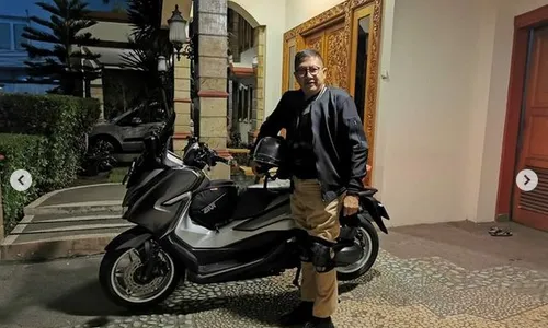 Mantan Menag Touring Menuju Kilometer 0, Gus Mus: "Wah"