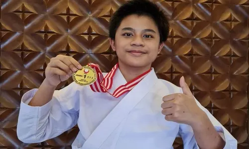 Keren! Siswa SMP Muhammadiyah PK Solo Rebut Emas di Ajang E-Karate Internasional