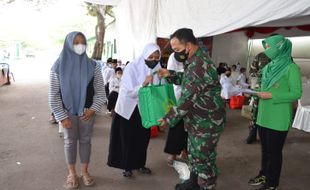 60 Anak Yatim Piatu Terdampak Covid-19 di Karanganyar Dapat Bantuan Sembako dan Uang