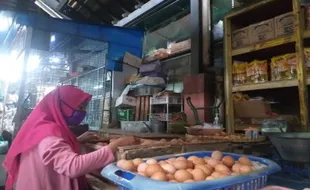 Sempat Anjlok, Harga Telur di Solo Berangsur Normal