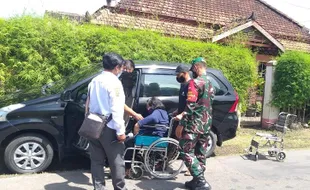 Berkursi Roda, Warga Lansia di Bolopleret Klaten Antusias Ikuti Vaksinasi Covid-19