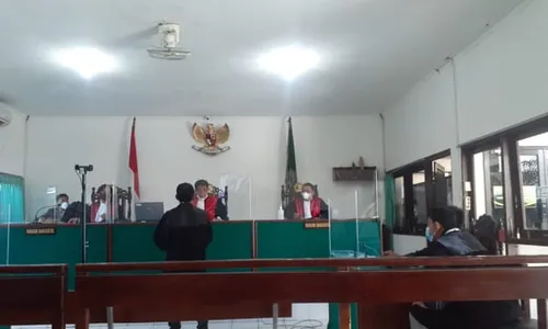 Pengacara Terdakwa Satai Beracun Minta Nani Dibebaskan