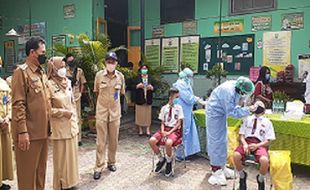 Hari Pertama PTM Madiun, Pelajar SD Swab Antigen Sebelum Masuk Kelas