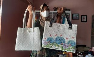 Emak-Emak Kreatif Madiun Sukses Jual Tas Plastik ke Mesir