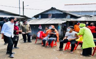 Tinjau Vaksinasi Covid-19 di Cilacap, Presiden Jokowi Ingatkan Warga Taat Prokes