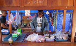 Ngerangan dan Sejarah Cikal Bakal Warung Hik atau Angkringan