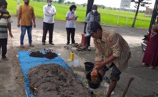 Mantul, Penyandang Disabilitas di Klaten Belajar Bikin Pupuk Organik