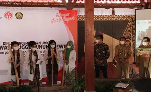 65 Pengrajin Batik di Kawasan Gunung Sewu Ikuti Diklat Pewarna Alami