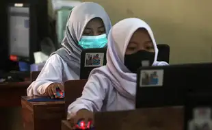 Pelaksanaan Asesmen Nasional Berbasis Komputer Tingkat SMP di Solo