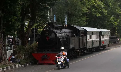 Pariwisata Dibuka, Sepur Kluthuk Jaladara Kembali Membelah Kota Solo