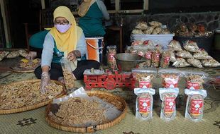 Melihat Produksi Makanan Ringan di Glodogan Klaten, Tembus Pasar Ekspor