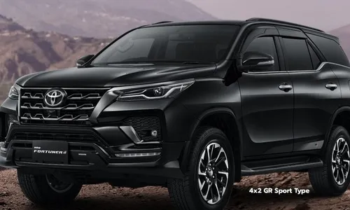 Ini Perbedaan Mobil Toyota Fortuner VRZ dan TRD