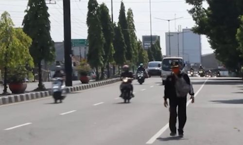 Penuhi Nazar, Guru Olahraga Jalan Klaten-Jogja