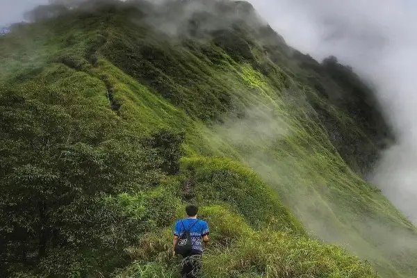 Pendaki Terjatuh di Gunung Natas Angin Kudus, Basarnas Terjunkan Tim Pencarian