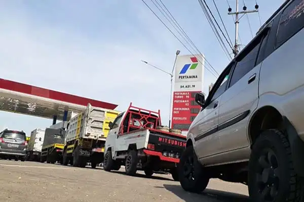 Pastikan Distribusi Energi Lancar, Tim Pertamina Patra Niaga Bekerja 24 Jam