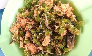 Urap Latoh Khas Rembang, Tak Pakai Sayur Tapi Anggur Laut