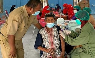 Kisah Mbah Lamidi Klaten, Semangat Ikut Vaksinasi di Usia 102 Tahun