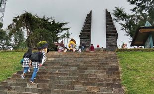 Candi Cetho Direhab, Tetap Dibuka untuk Pengunjung