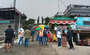 Dibuka Perdana, Candi Cetho Langsung Diserbu Pengunjung