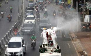 Kena Semprot Disinfektan Truk Damkar, Warga Semarang Protes di Medsos