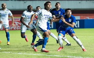 Takluk dari Persib Bandung 0-1, PSIS Semarang Gagal Perpanjang Rekor