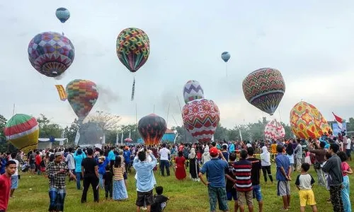 Uniknya Balon Udara di Festival Mudik Wonosobo 2024, Motifnya Khas!