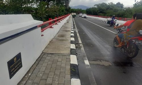 Hati-Hati! Jembatan Nambangan Gelap Gulita saat Malam Hari