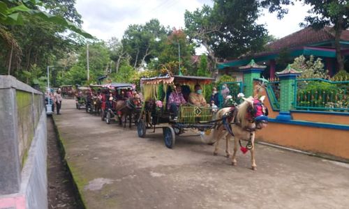 Cek Program PKK Sedayu, Ketua TP PKK Klaten Diarak Keliling Desa