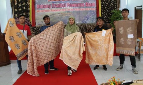 Inspiratif, Desa Jarum Klaten Bikin Batik Pewarna Alam dari Tanah Liat