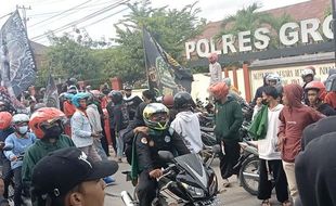 Teman Ditahan, Anggota Perguruan Pagar Nusa Geruduk Polres Grobogan