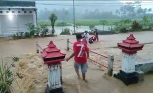 Air Sungai Meluap, Dua Desa di Pacitan Diterjang Banjir