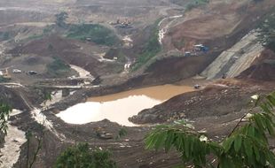 Proyek Bendungan Jlantah di Jatiyoso Diterjang Banjir Bandang