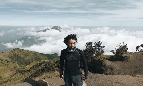 Bilang Dingin di Gunung Sumbing, Tenda Fiersa Bersari Dihempas Angin