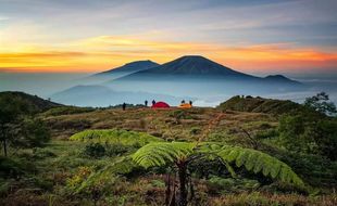 Gunung Prau, Spot Golden Sunrise Terbaik di Jawa Tengah