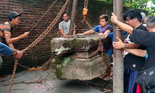 Berlokasi di Tengah Jalan di Karanganyar, Yoni Dievakuasi ke Lokasi Lain