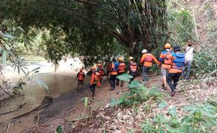 Pencarian Pemancing Hanyut di Sungai Gembong Karanganyar Dilanjutkan