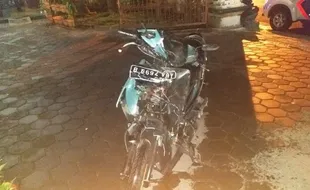 Terjun ke Sungai di Solo, Pengendara Vario Meninggal