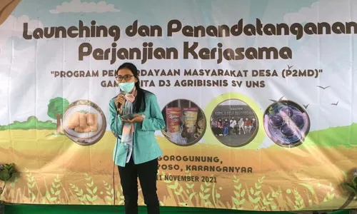 Warga Desa Segorogunung Karanganyar Dilatih Keterampilan Bisnis