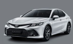 Toyota Camry V, Sedan Hybrid Mulai Rp767 Juta