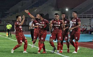 Persis Solo Menang Telak 5-2 Atas Persijap, Ini Foto-Foto Pertandingan