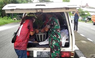 Pasoepati Ganti Pot Rusak di Jl Solo-Jogja di Klaten, Ini Foto-Fotonya