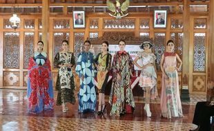 SBF 2021 Usung Kekayaan Batik Tulis Nusantara, Ada Koleksi Walang Kekek