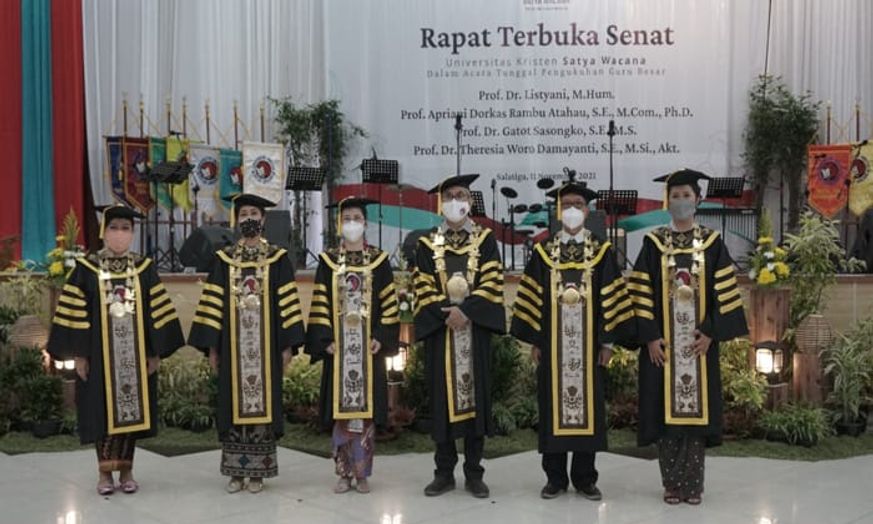 Kukuhkan 4 Guru Besar, Rektor UKSW Salatiga: Ini Jadi Fighting Spirit