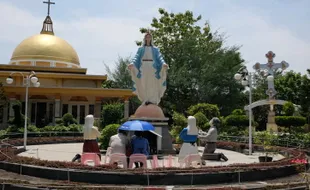 Cerita Mendiang Bens Leo Dapat Surprise di Taman Doa Ngrawoh Sragen