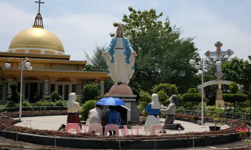 Cerita Mendiang Bens Leo Dapat Surprise di Taman Doa Ngrawoh Sragen