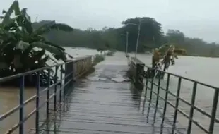 Hujan Sejak Pagi, 2 Jembatan di Eromoko Wonogiri Terendam Air Sungai