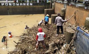 Musim Hujan, Pintu Bendungan Kali Pepe Tawangsari Sukoharjo Malah Rusak