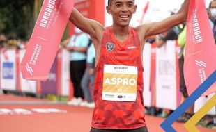 Agus Prayogo dan Odekta Naibaho Juara Borobudur Marathon 2021